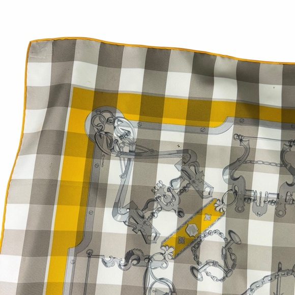 HERMES Scarf carre Mors et gourmettes Yellow Multi 100% Silk Made in France - Picture 6 of 16
